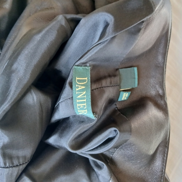 Vintage black Danier leather pants - Picture 8 of 11